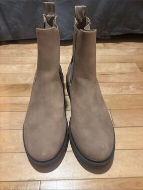 Rocket Dog Women's Chelsea Ankle Booties in Taupe